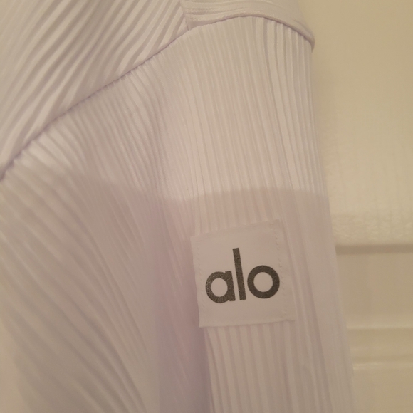 ALO Micro Plisse Jacket White - Picture 2 of 8